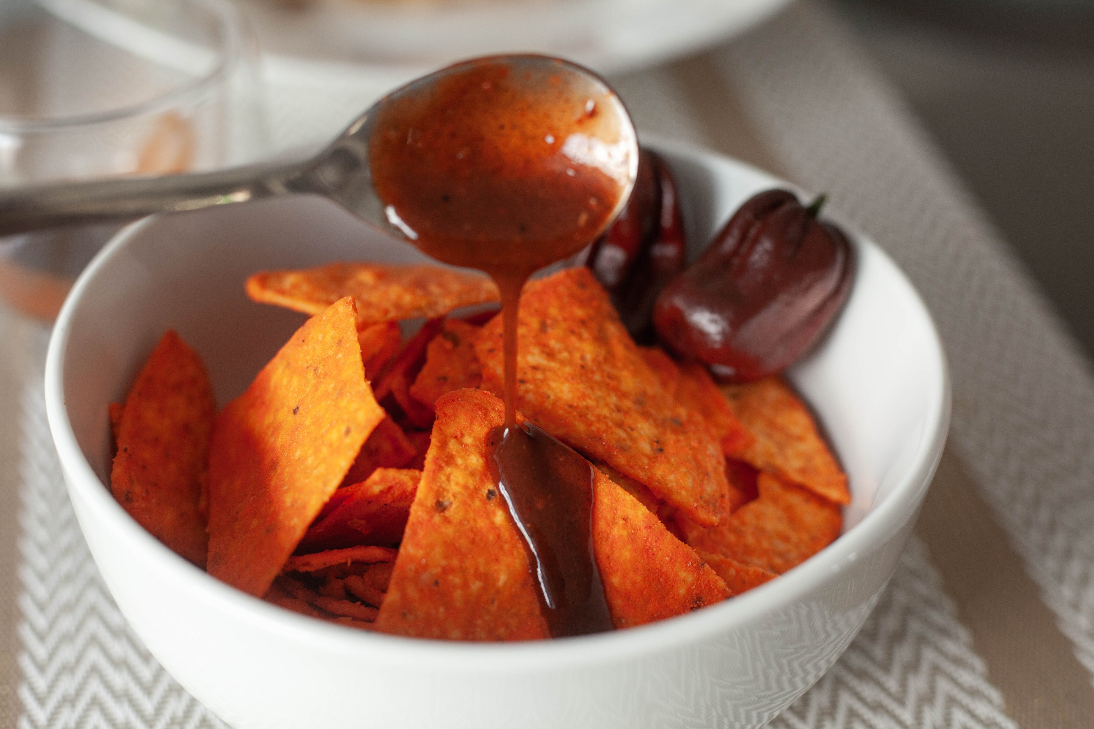 Nachos Picantes con Salsa Chili Crisp
